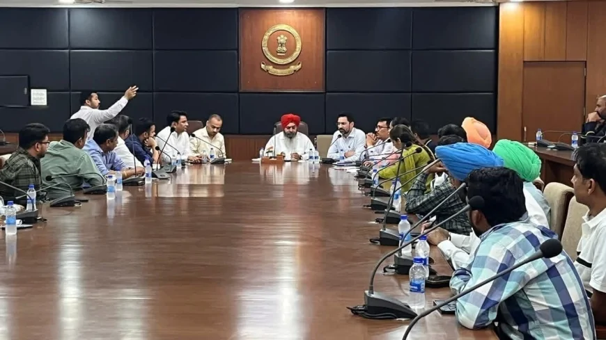 गैस सप्लाई पर प्रशासन सख्त: बिना रुकावट वितरण के निर्देश, कंट्रोल रूम नंबर जारी
