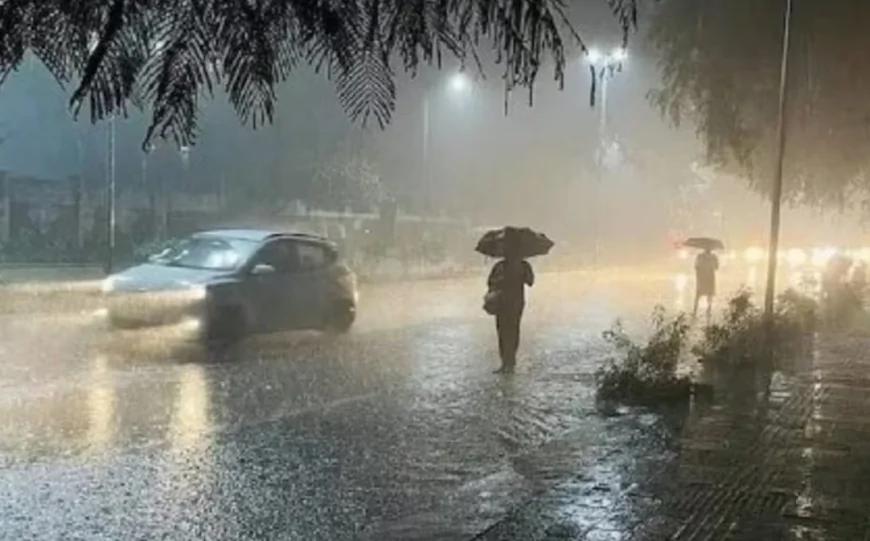 देशभर में बदला मौसम का मिजाज: आंधी-बारिश से तापमान गिरा, कई राज्यों में अलर्ट