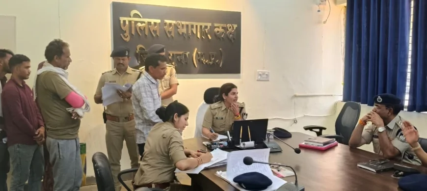 गुना में एसपी हितिका वासल की जनसुनवाई, फरियादियों की समस्याओं का त्वरित समाधान के निर्देश