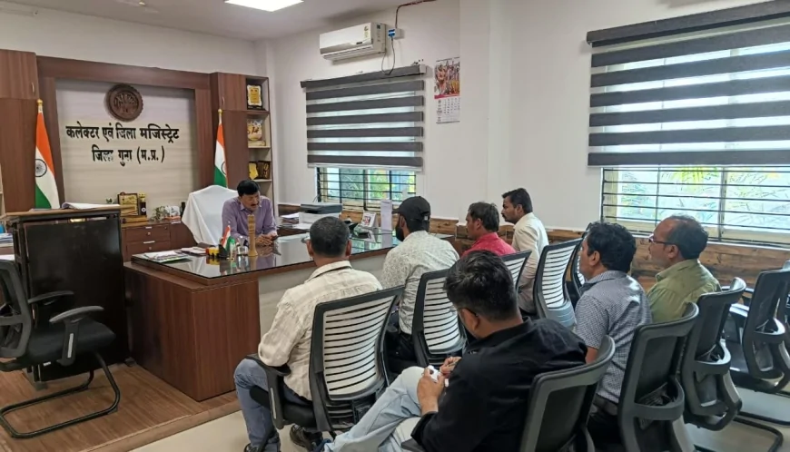 कलेक्टर की अध्यक्षता में टेलीकॉम ऑपरेटरों की बैठक आयोजित, जिले में नेटवर्क सुधार को प्राथमिकता, तकनीकी जानकारी के साथ समाधान के निर्देश