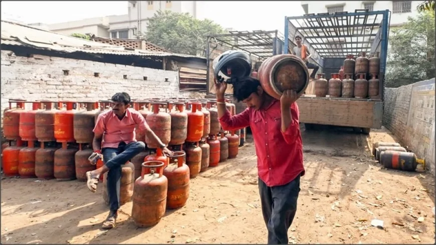 गैस बुकिंग पर फिर नया अपडेट: रीफिल समयसीमा में कोई बदलाव नहीं, सरकार ने अफवाहों को किया खारिज