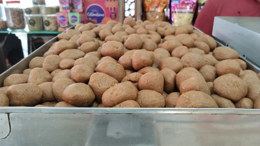 मथुरा-वृंदावन में पेड़ों में मिलावट का खेल उजागर, 20 में से 13 नमूने फेल; सख्त कार्रवाई के निर्देश