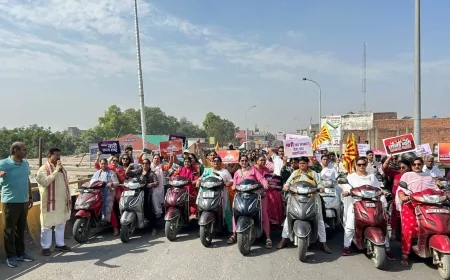 नारी शक्ति वंदन अधिनियम के समर्थन में भाजपा की बाइक रैली, अलीगढ़ में दिखा जोश