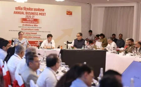 डाक विभाग ने रचा इतिहास: ₹15,296 करोड़ राजस्व, 16% की रिकॉर्ड वृद्धि—सिंधिया