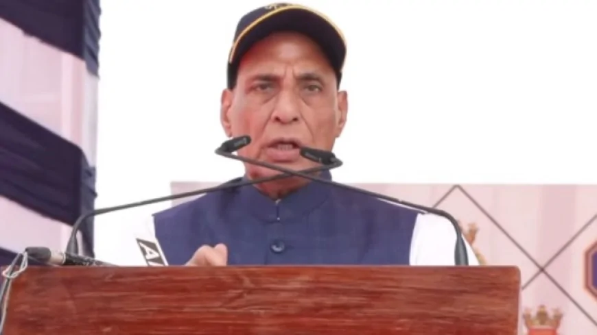 भारत की समुद्री ताकत को नई धार: नौसेना में शामिल हुआ INS तारागिरी, राजनाथ सिंह बोले—हम जिम्मेदार समुद्री शक्ति