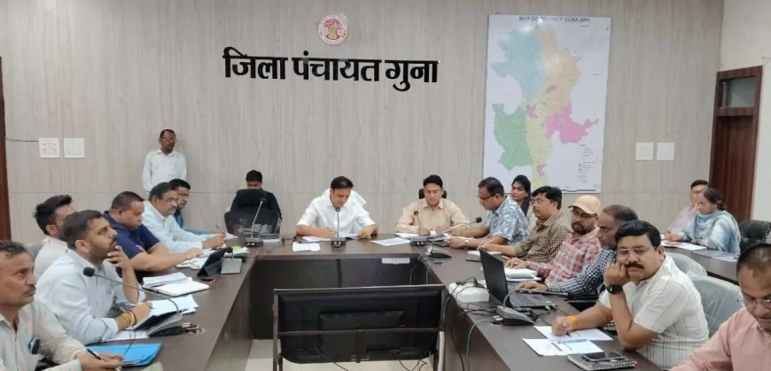 सीईओ दुबे का सख्त निर्देश: योजनाओं में देरी बर्दाश्त नहीं, 10 अधिकारियों को नोटिस जारी
