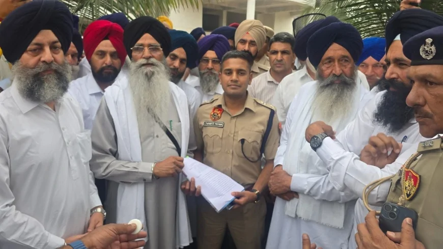 मीरी पीरी मेडिकल इंस्टीट्यूट पर कब्ज़े की कोशिश के खिलाफ़ संगत का बड़ा प्रदर्शन, हरजिंदर सिंह धामी ने पुलिस पर लगाया उत्पीड़न का आरोप