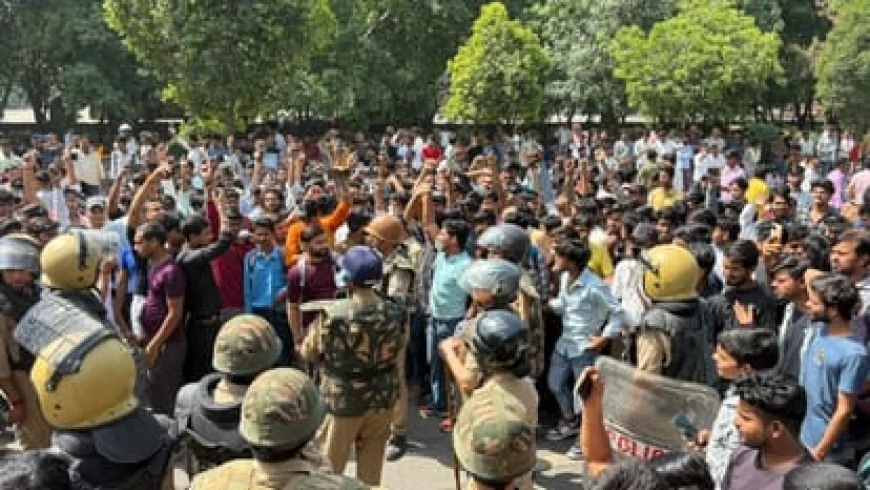 प्रदर्शन के बीच ऑटो चालकों की मनमानी, दोगुना किराया वसूलने से यात्रियों की बढ़ी मुश्किलें