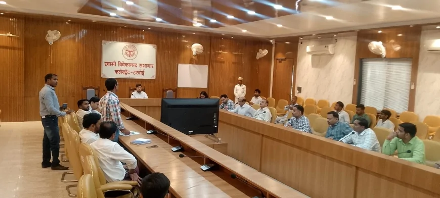 ऋण स्वीकृति में शिथिलता पर जिलाधिकारी सख्त, सोलर पैनलों की तकनीकी खामियों के त्वरित समाधान के निर्देश