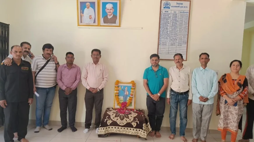 आकाशवाणी गुना केंद्र में मनाई गई डॉ. अंबेडकर जयंती
