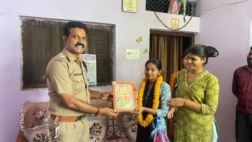 गुना पुलिस ने मेधावी छात्रा भूमिका कुशवाह का किया सम्मान