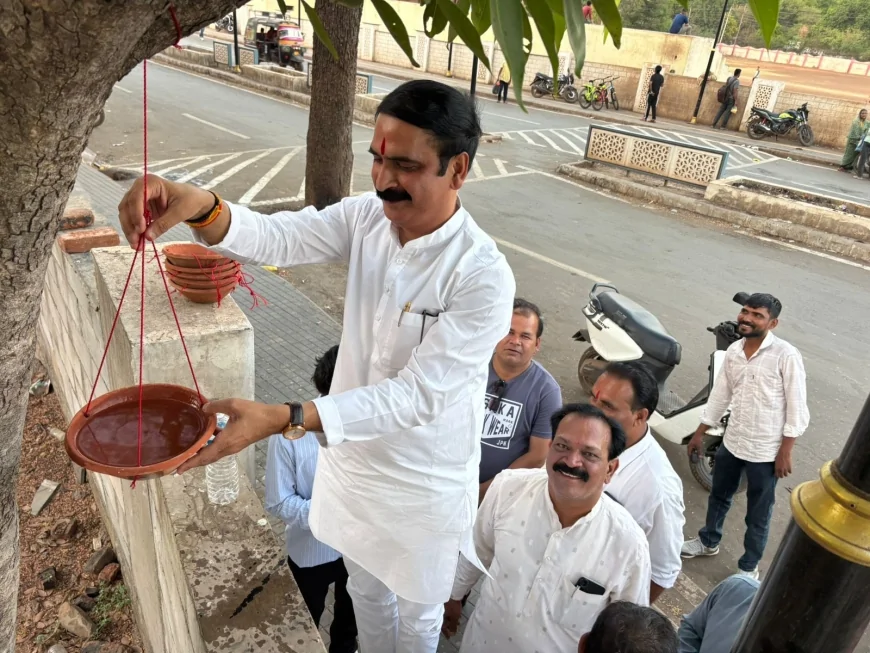 भीषण गर्मी में पक्षियों के लिए पानी की पहल, मानवता का दिया संदेश