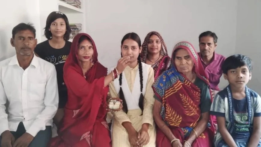हर दर्द पर भारी पड़ी मेहनत: बीमार मां और किसान पिता के हौसले से कशिश वर्मा बनीं यूपी टॉपर