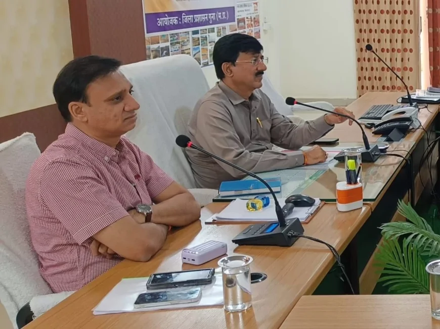 गर्मी से राहत के लिए कलेक्टर की पहल: पेयजल-स्वच्छता पर दिए निर्देश