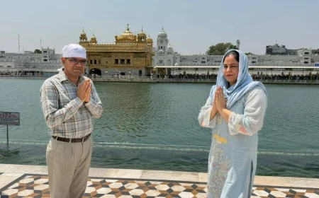 जालंधर डिवीजन के कमिश्नर रामवीर ने दरबार साहिब और दुर्गियाना मंदिर में टेका माथा, सबकी भलाई की प्रार्थना