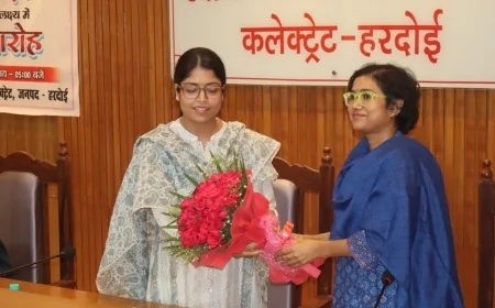 हरदोई सीडिओ रही सान्या छाबड़ा को स्थानांतरण होने पर दी गई भावभीनी विदाई
