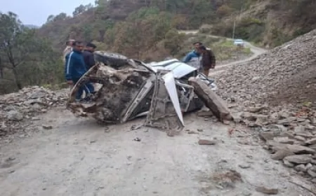 भतरोंजखान में दर्दनाक हादसा: जागर कार्यक्रम से लौट रही कार 150 मीटर गहरी खाई में गिरी, तीन लोगों की मौत
