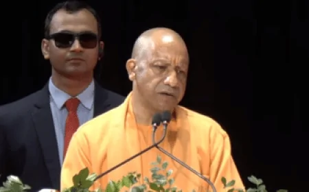 सीएम योगी ने जनगणना-2027 के पहले चरण की शुरुआत की, बोले- “विकास योजनाओं की मजबूत नींव बनेगी जनगणना”