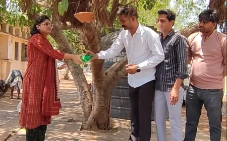 पक्षी बचाओ अभियान: एसडीएम ने सकोरा वितरण अभियान का किया शुभारंभ