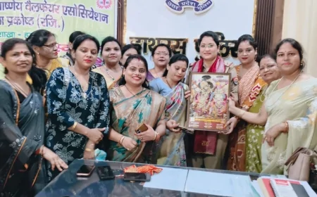 महिला थाना में मनाया गया मदर्स डे, थाना प्रभारी रितु तोमर का हुआ सम्मान