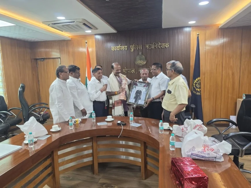 जैन समाज ने DGP कैलाश मकवाना का किया सम्मान, सोनागिर चोरी कांड के खुलासे पर जताया आभार