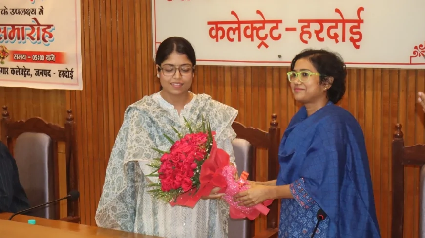 हरदोई सीडिओ रही सान्या छाबड़ा को स्थानांतरण होने पर दी गई भावभीनी विदाई