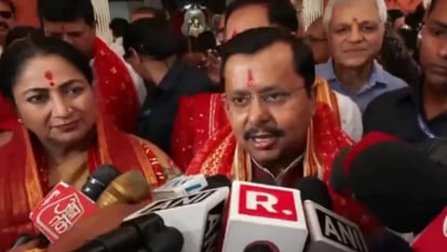 बंगाल में भाजपा की ऐतिहासिक जीत के बाद जश्न, कालीबाड़ी मंदिर में नेताओं ने की पूजा-अर्चना