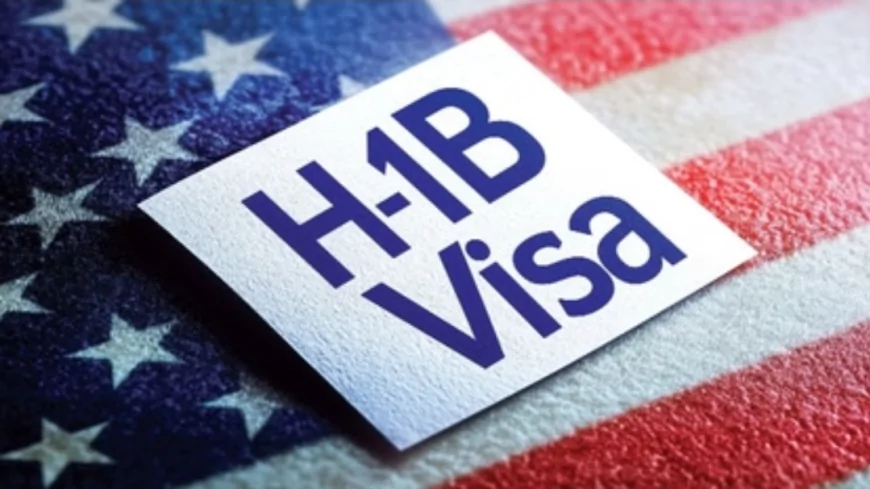 अमेरिका का बड़ा प्रस्ताव: H-1B वीजा कर्मचारियों का न्यूनतम वेतन 30% तक बढ़ाने की तैयारी