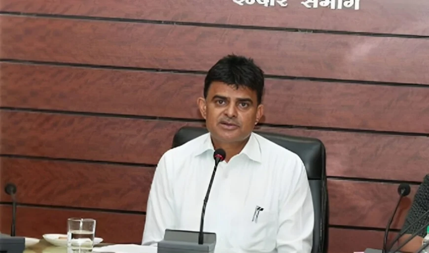वरिष्ठ IAS अधिकारी राघवेंद्र कुमार सिंह सहित तीन के खिलाफ हाई कोर्ट का वारंट