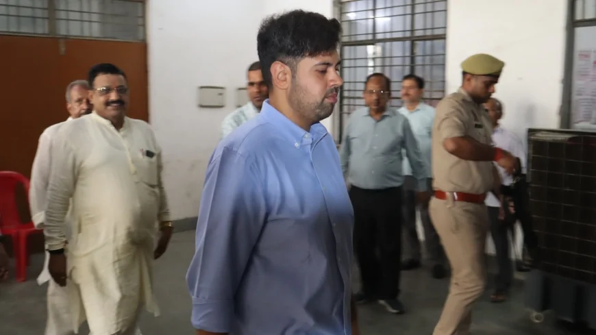जिला निर्वाचन कार्यालय के वेयरहाउस का मासिक निरीक्षण, सीसीटीवी निगरानी पर जोर
