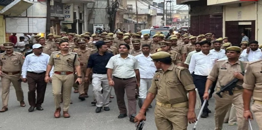 बकरीद से पहले संभल में हाई अलर्ट, डीएम-एसपी ने किया फ्लैग मार्च; संवेदनशील इलाकों में बढ़ाई गई सुरक्षा
