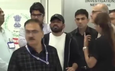 दिल्ली में कॉकरोच जनता पार्टी के धरने को अनुमति, जंतर-मंतर पर जुटने लगे समर्थक