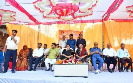 रात्रि चौपाल में राज्यमंत्री रजनी तिवारी ने सुनीं जनसमस्याएं, अधिकारियों को दिए समाधान के निर्देश