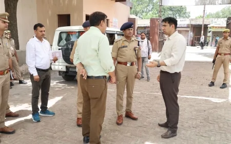 उत्तर प्रदेश पुलिस भर्ती परीक्षा के अंतिम दिन जिलाधिकारी एवं पुलिस अधीक्षक ने परीक्षा केंद्रों का किया निरीक्षण