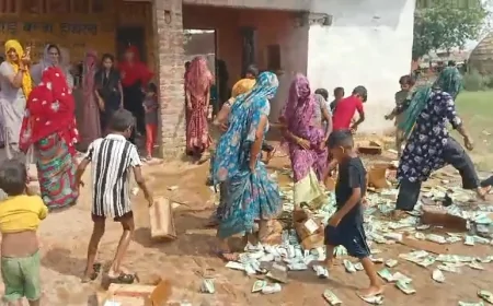 हाथरस: देशी शराब की दुकान पर प्रदर्शन, तोड़फोड़ और शराब नष्ट; 19 नामजद समेत अन्य पर मुकदमा