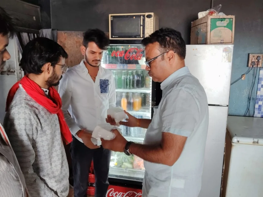 ग्वाल रेस्टोरेंट सहित विभिन्न प्रतिष्ठानों से खाद्य पदार्थों के नमूने लिए गए