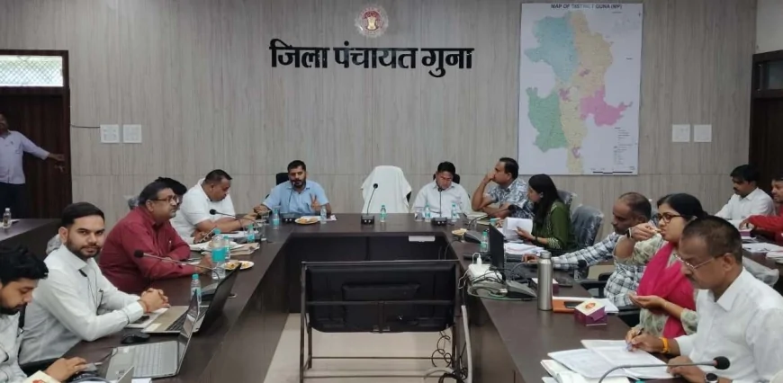 पंचायत एवं ग्रामीण विकास विभाग के कार्यों की समीक्षा बैठक संपन्न
