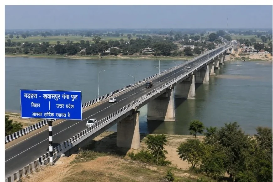 PONTOON BRIDGE IS A LIFELINE FOR BIHAR AND UP
