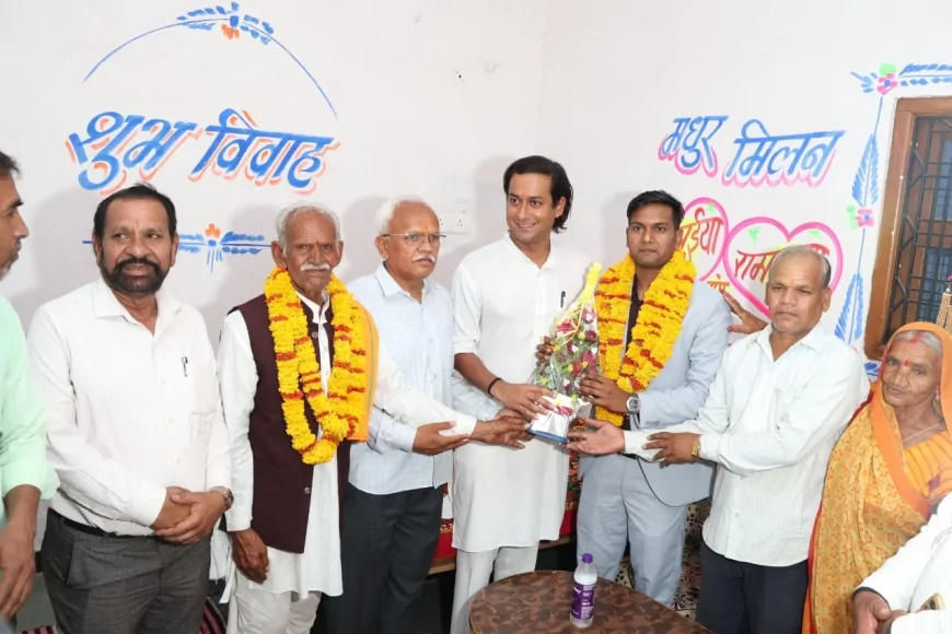 UPSC CAPF में सहायक कमांडेंट पद पर चयनित हुए संजीव धाकड़, जयवर्धन सिंह ने निवास पहुंचकर किया सम्मान