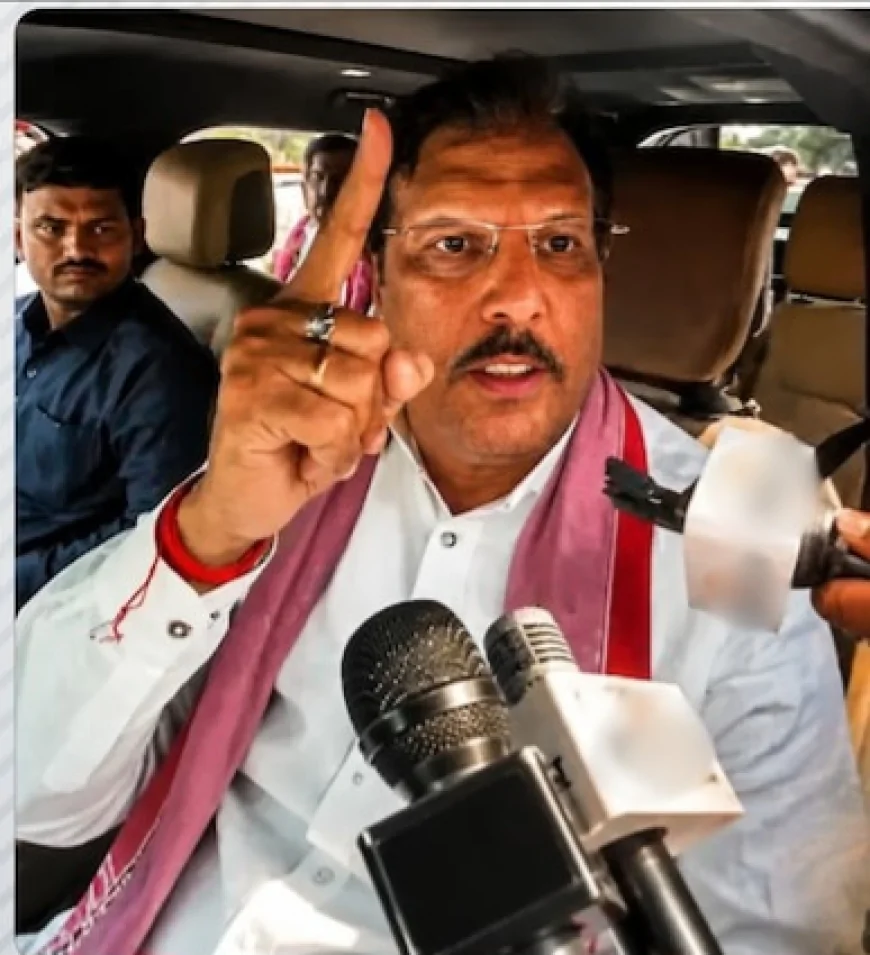 मऊ-आनंद विहार ट्रेन उद्घाटन समारोह में हंगामा, मंत्री एके शर्मा के बयान पर भड़के सपा सांसद राजीव राय