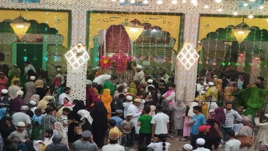 ऐतिहासिक फूलों के ताजिए की रातभर हुई जियारत, आज शहरभर में निकलेंगे जुलूस और होंगे सुपुर्द-ए-खाक