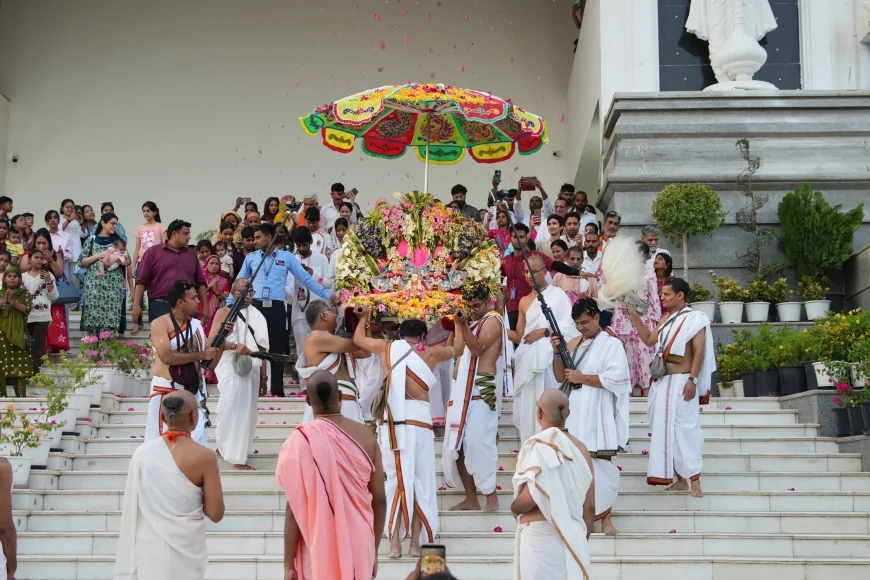 वृंदावन चंद्रोदय मंदिर के पानीहाटी दही-चिउड़ा महोत्सव में उमड़ा श्रद्धा का सैलाब