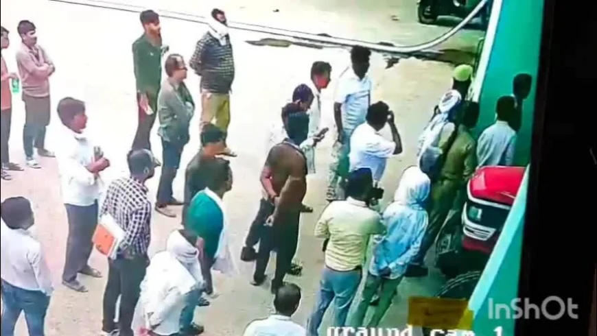 जालौन में SDM और ब्लॉक प्रमुख के बीच टकराव: धक्का देने और थप्पड़ मारने के प्रयास का वीडियो वायरल, आरोप-प्रत्यारोप तेज