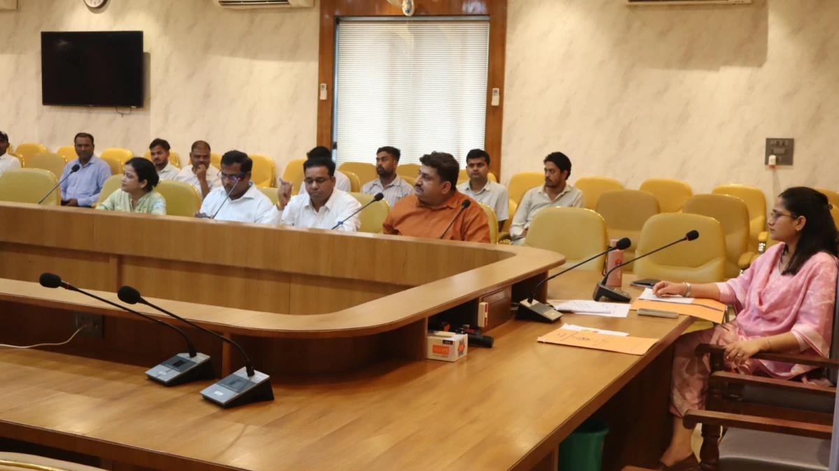 युवा उद्यमियों को मिलेगा समय पर ऋण, सीडीओ ने समीक्षा बैठक मे दिए सख्त निर्देश