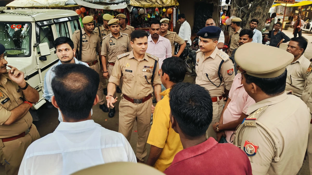 सावन की शुरुआत से पहले अलर्ट मोड में हरदोई पुलिस, एसपी ने परखी सकाहा मंदिर की सुरक्षा