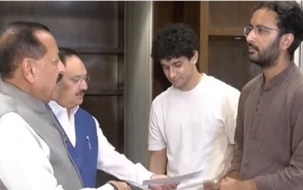केंद्र-सीजेपी वार्ता जारी, वांगचुक ने तोड़ा अनशन; धर्मेंद्र प्रधान के इस्तीफे पर फैसला बाकी