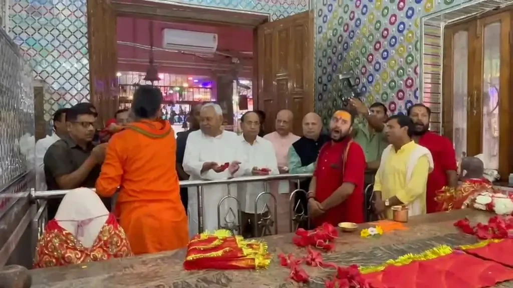 FORMER CM OFFERS PRAYERS AT BAKHORAPUR