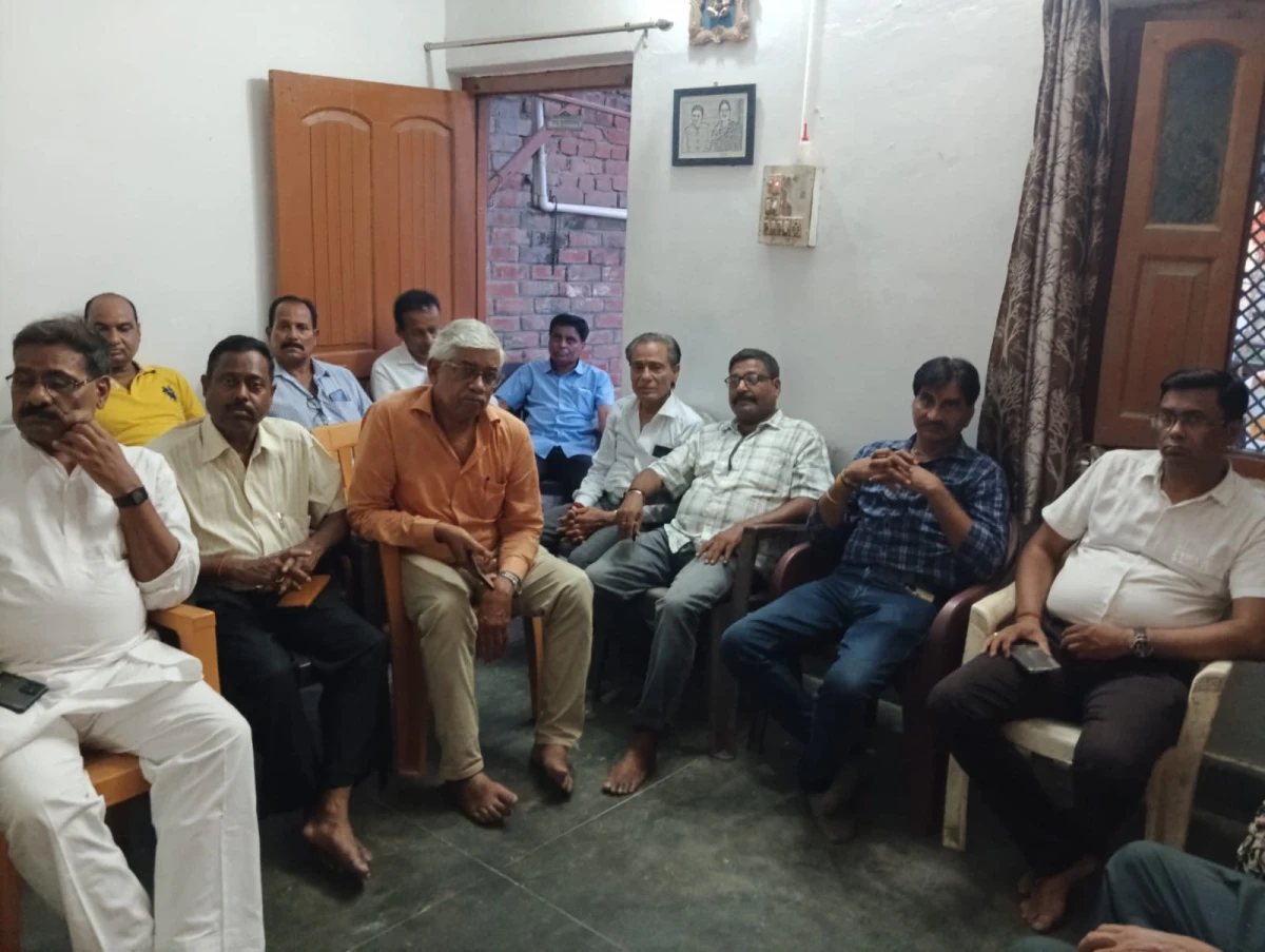 जौनपुर में श्री चित्रगुप्त भगवान पूजन महासमिति की बैठक संपन्न, संगठन विस्तार और शोभायात्रा की तैयारियों पर मंथन