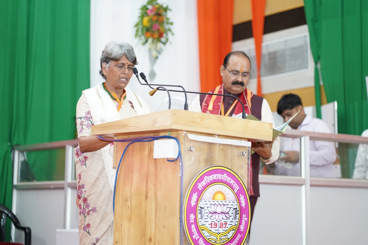 दीक्षांत केवल डिग्री नहीं, नई जिम्मेदारियों की शुरुआत है: राज्यपाल आनंदीबेन पटेल