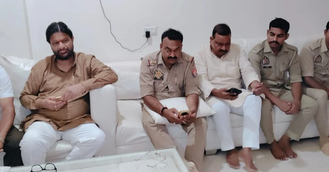 'बेटे की शादी वाले घर को पुलिस छावनी बना दिया': कांग्रेस नेता का आरोप